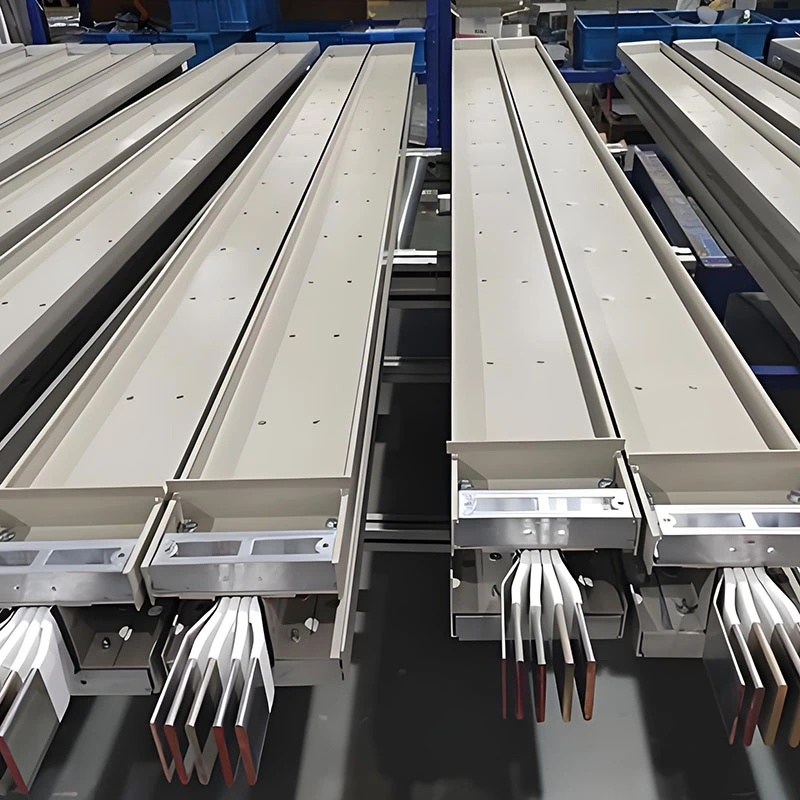 Сильнострумовий закритий автобус